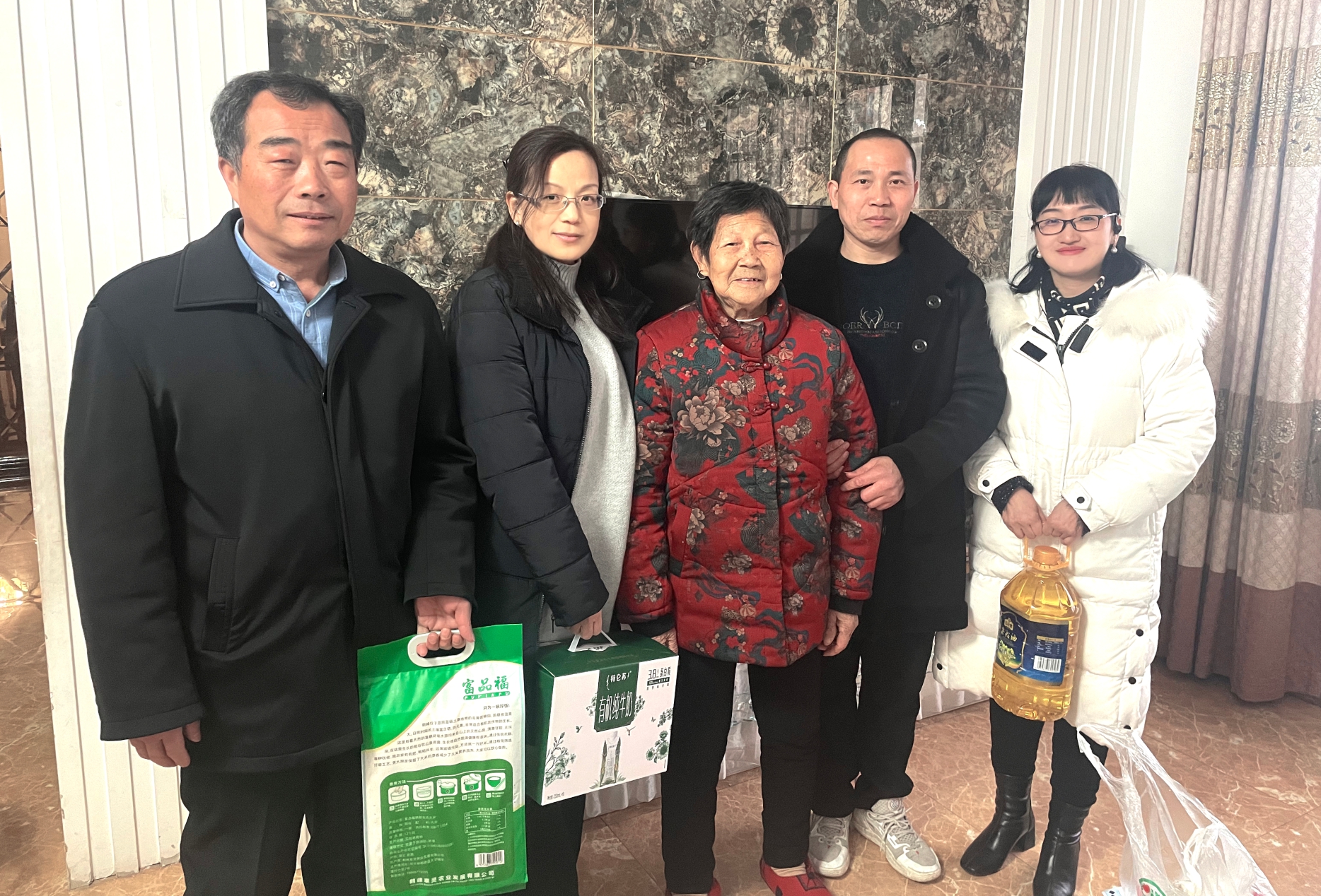 情系一線送溫暖，凝心聚力鼓干勁